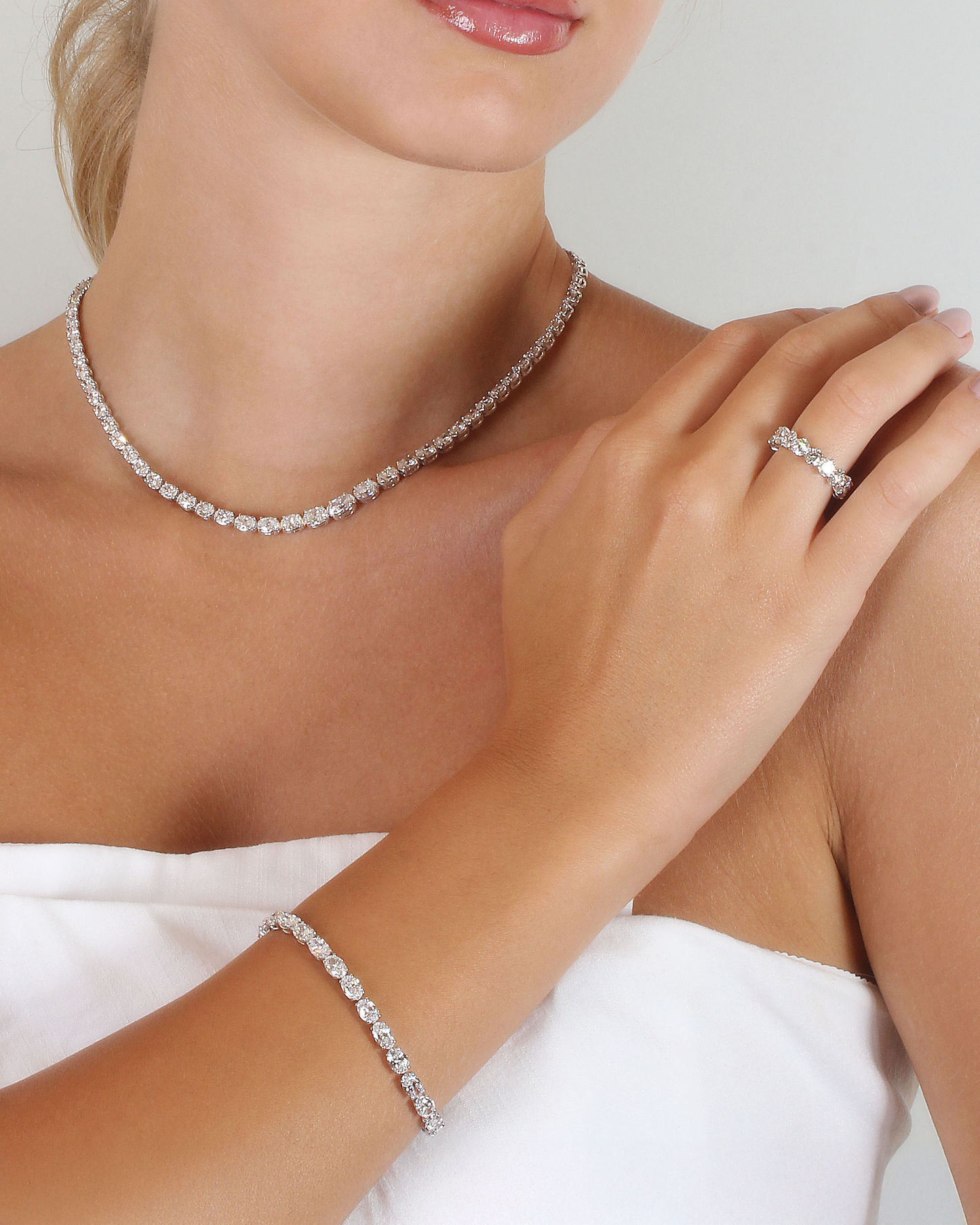 Rivière, Oval, 0.73ct Center