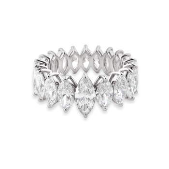 Alliance, taille marquise, en or blanc par George Hakim