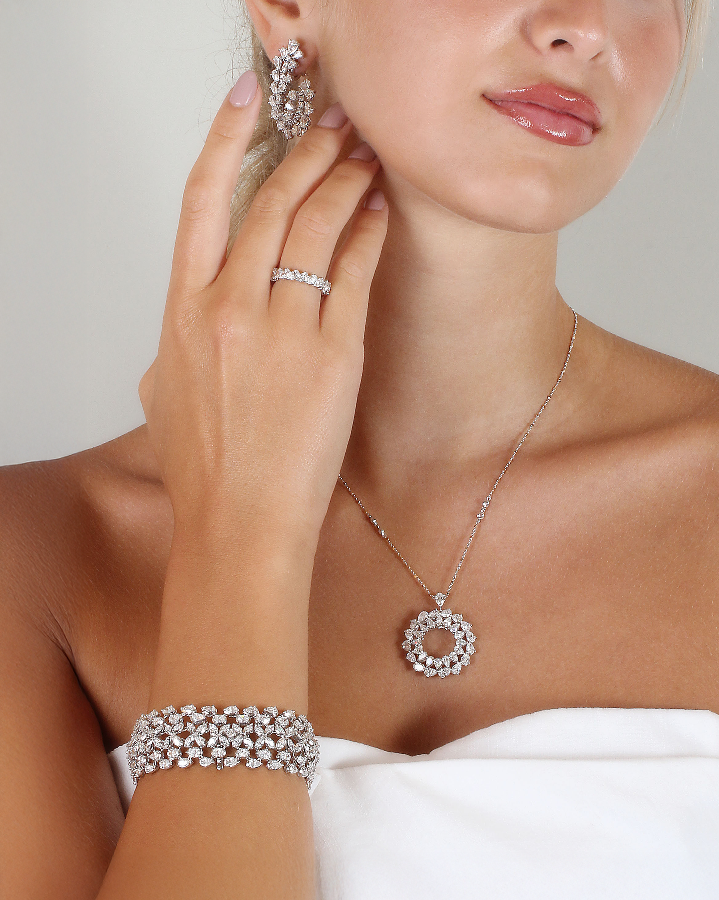 Wedding Band, Pear, 0.16